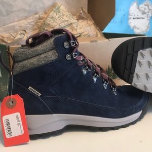 Danner Boots “Adrika Hiker Wool/Navy”